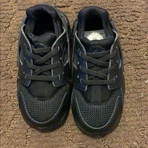 COPY - New Black Nike Toddler Boys Huarache Sneak…